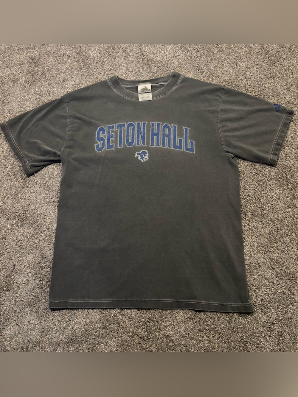 Vintage 2000 adidas Seton Hall Graphic T-Shirt Men's Gray M Short Sleeve Cotton
